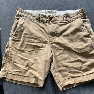Hollister- Prep fit shorts